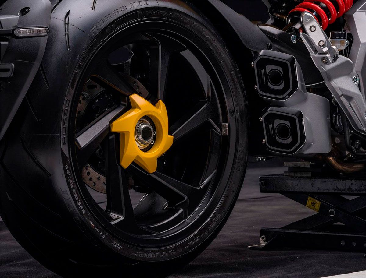 CycloneRA1000_compressed