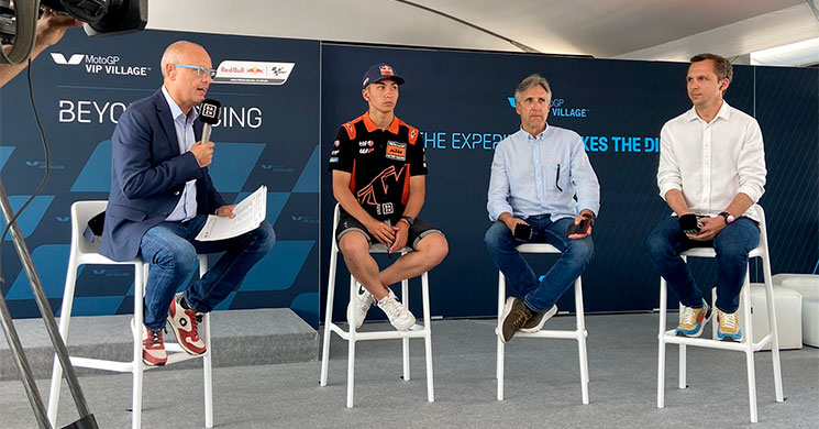 /DAZNMotoGP4254.jpg