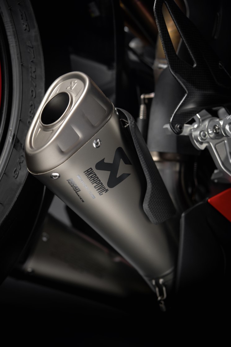 akrapovic ducati panigale