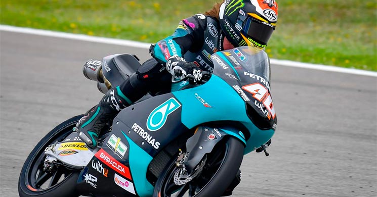 DarrynBinder(1).jpg