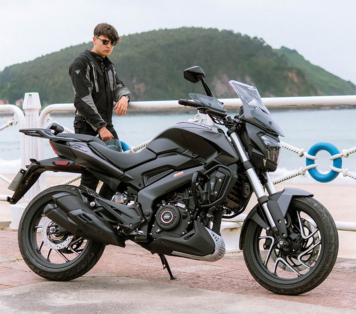 /Dominar-400-bajaj_compressed