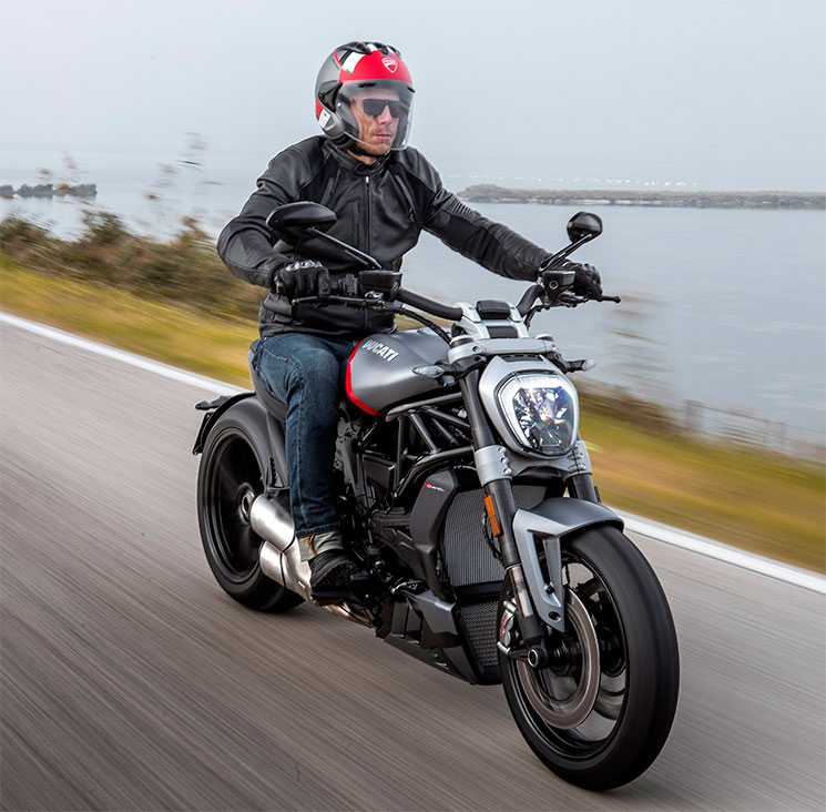 Ducati-XDiavel-Black-Star