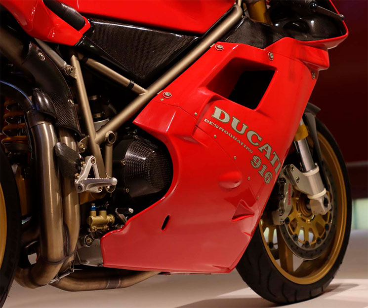 Ducati916-1.jpg