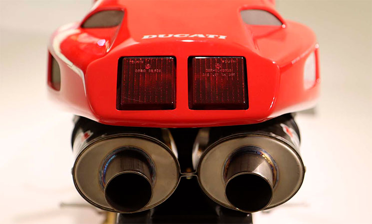 Ducati916-4.jpg