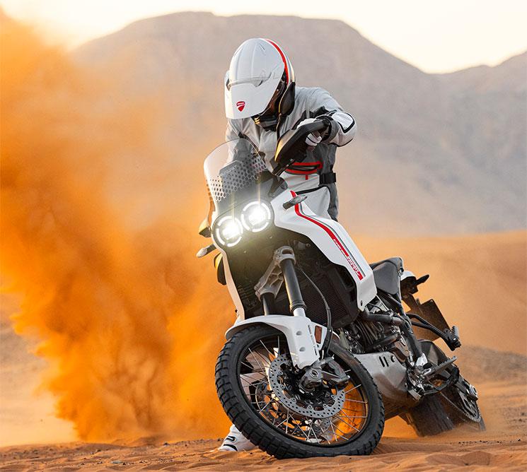 DucatiDesertX-2022