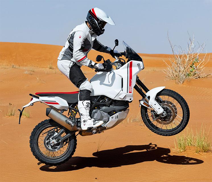 DucatiDesertX-2022-