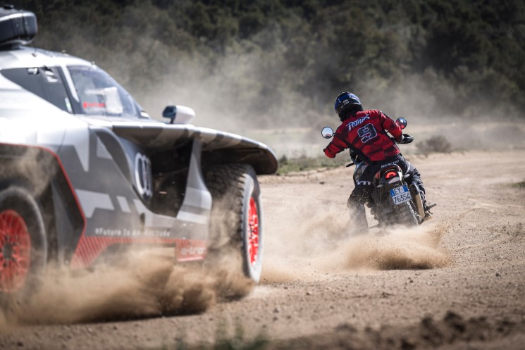 petrucci sainz desertx