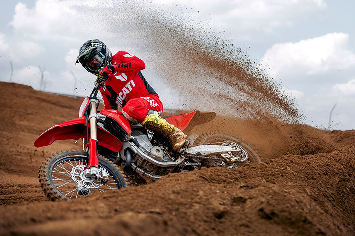 DucatiDesmo450MX_compressed