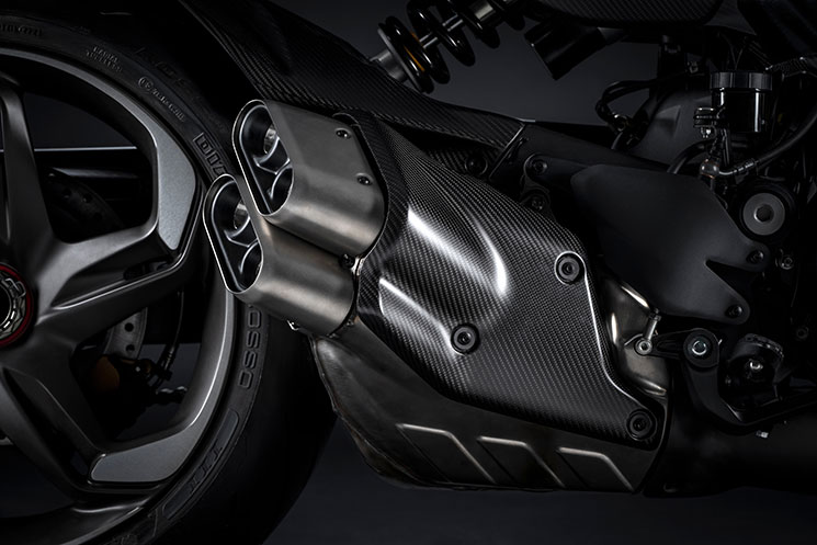 DucatiDiavelV4Bentley-1.jpg