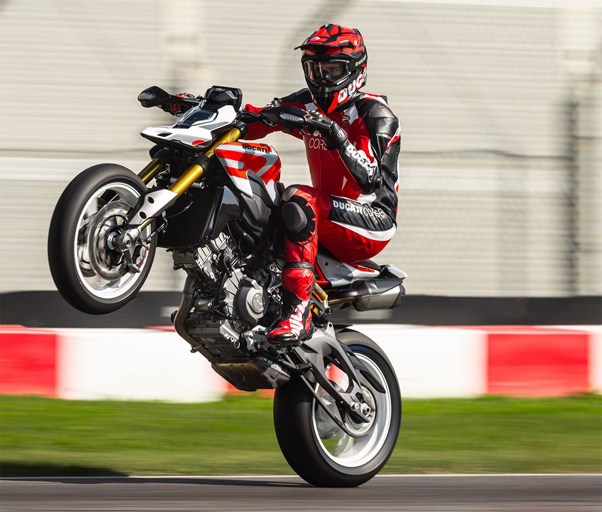 DucatiHypermotardV2-2026