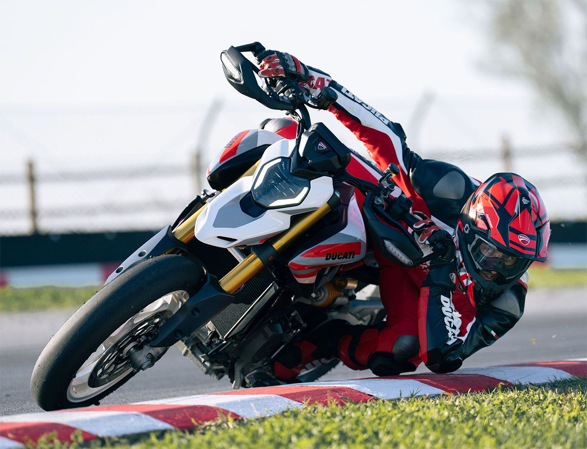 DucatiHypermotardV2-2026