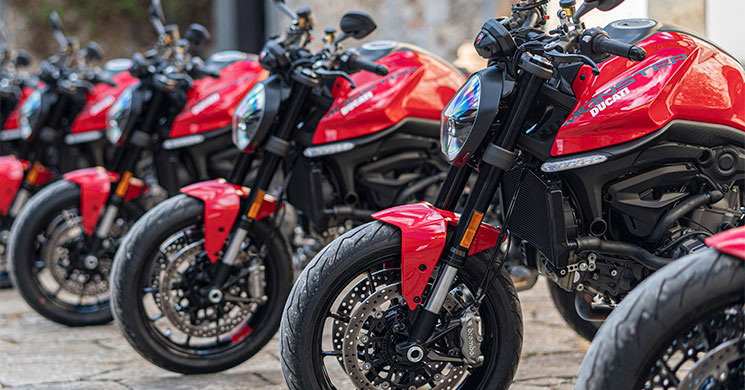 DucatiMonster-3425436.jpg