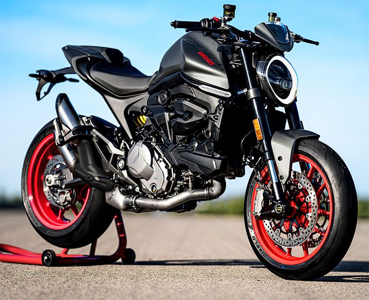 DucatiMonster2021-2.jpg