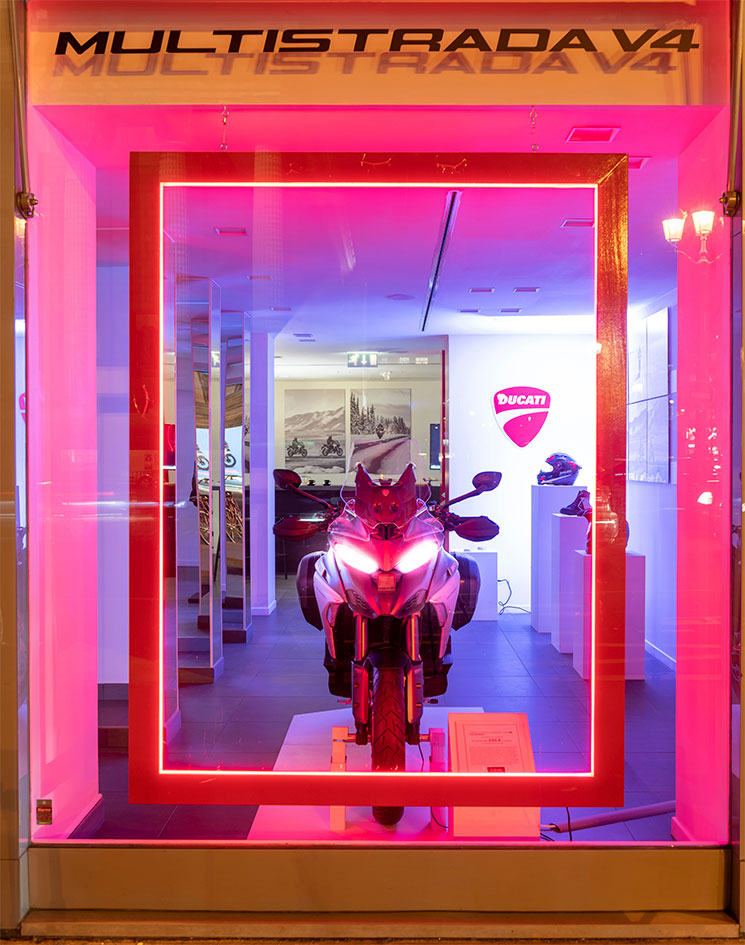 DucatiMultistradaV4-Paris-3.jpg