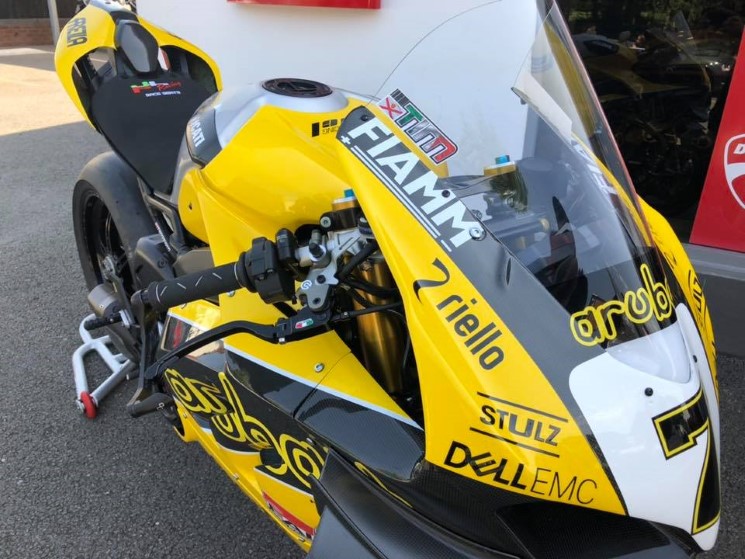 DucatiPanigale-V4-Amarillo-Yellow