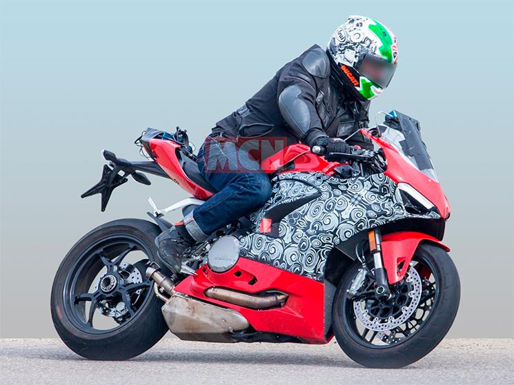 /DucatiPanigaleV2-3.jpg