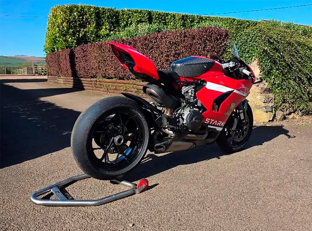 /DucatiPanigaleV2-Tricup