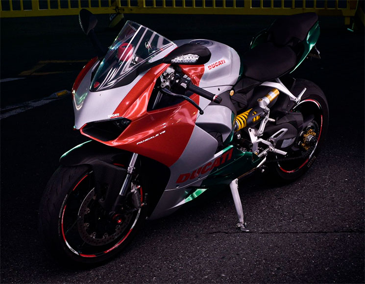 /DucatiPanigaleV2Tricolore