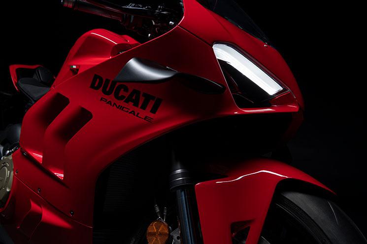 DucatiPanigaleV4-2022-