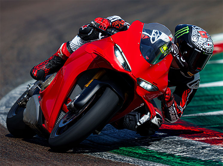 /DucatiPanigaleV4-2025-5.jpg
