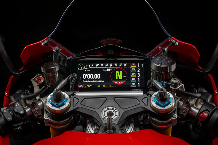 /DucatiPanigaleV4-2025-5.jpg