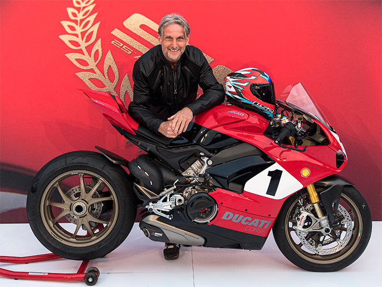 DucatiPanigaleV4-25Aniversario-3.jpg