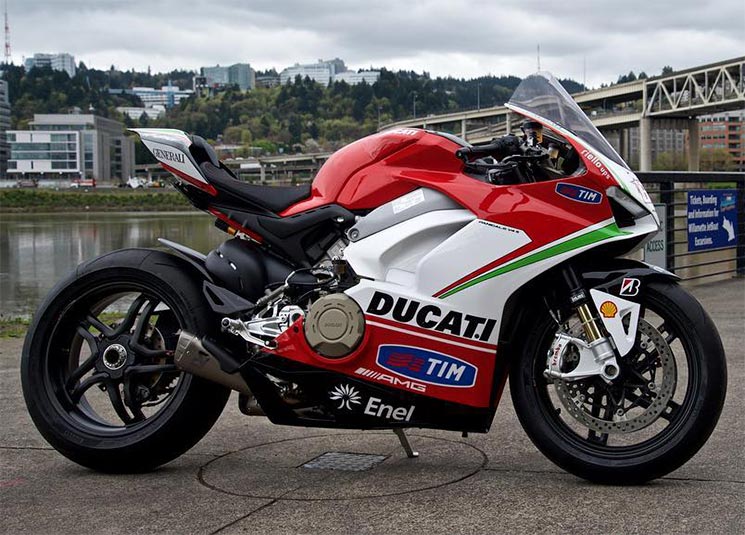 DucatiPanigaleV4Hayden-2.jpg