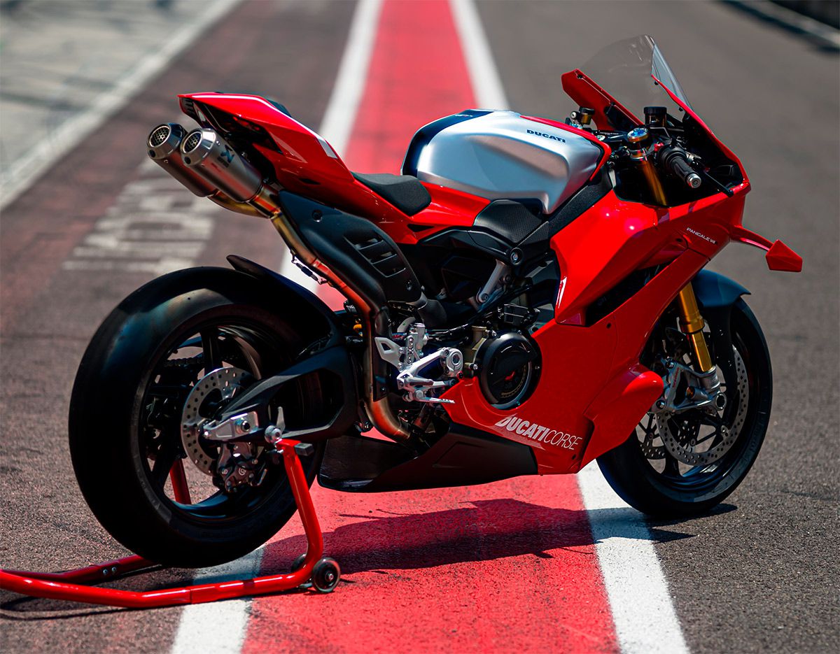 DucatiPanigaleV4R-2026-