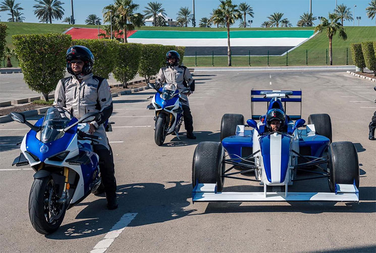 s/DucatiPanigaleV4R-AbuDabi-Police-3.jpg