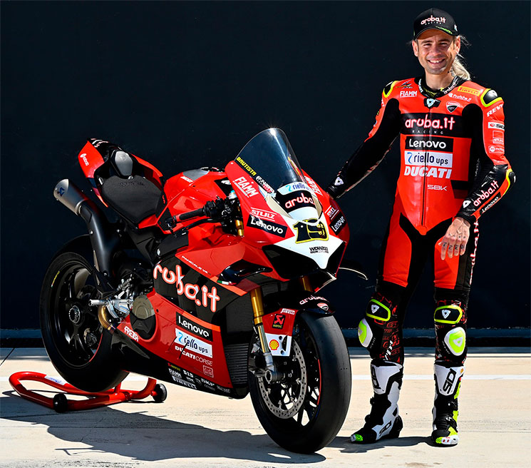 DucatiPanigaleV4S-AlvaroBautista.jpg