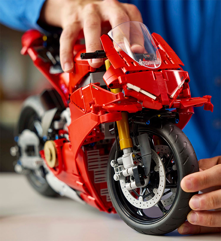 DucatiPanigaleV4S-LEGO-Technic.jpg