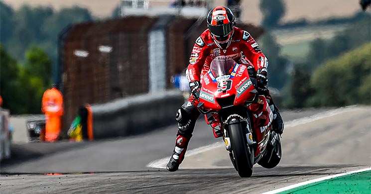 /DucatiPetrucciFrenada.jpg
