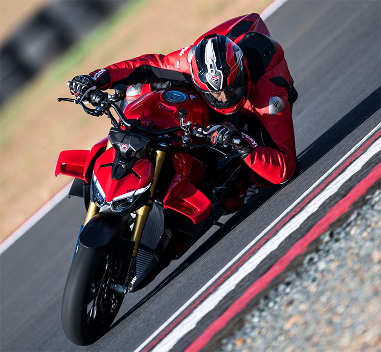 /DucatiStreetfighterV4-2025