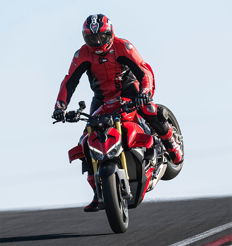 /DucatiStreetfighterV4-2025