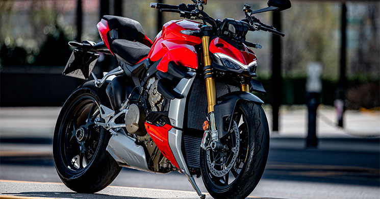 DucatiStreetfighterV43.jpg