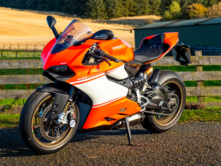 /DucatiSuperlegger2014