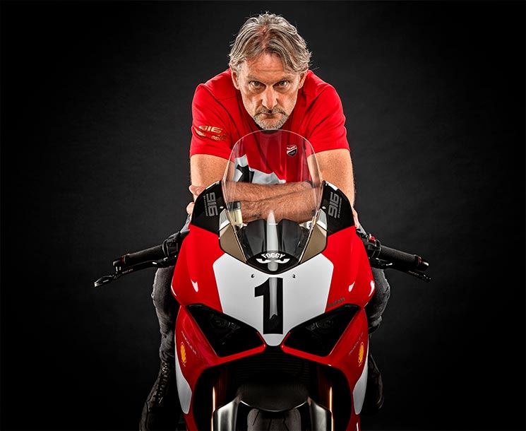 DucatiV4-916-2.jpg