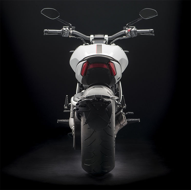 /DucatiXDiavel-s-white.jpg