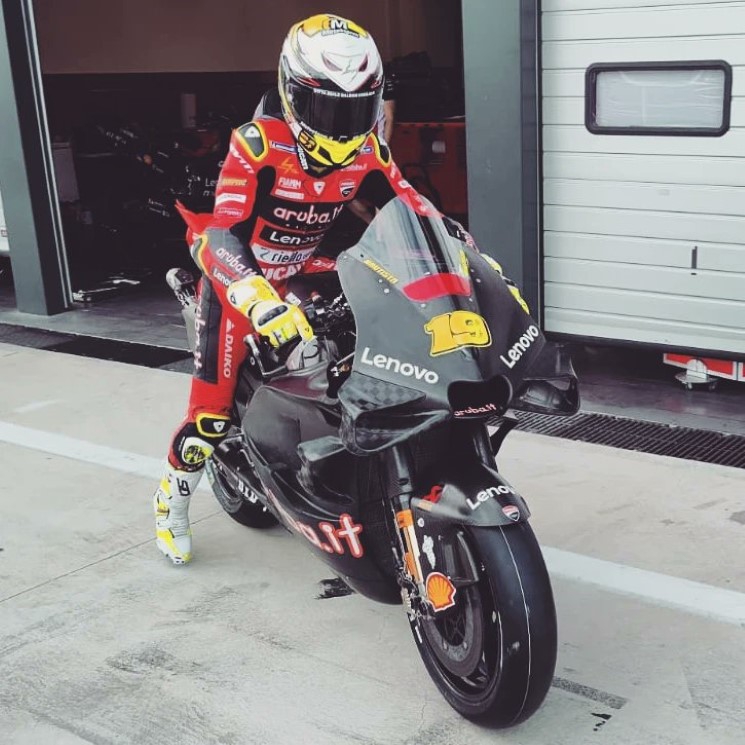 /AlvaroBautista-MotoGPDucati.jpg