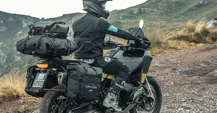 gIVI-CANYON.jpg