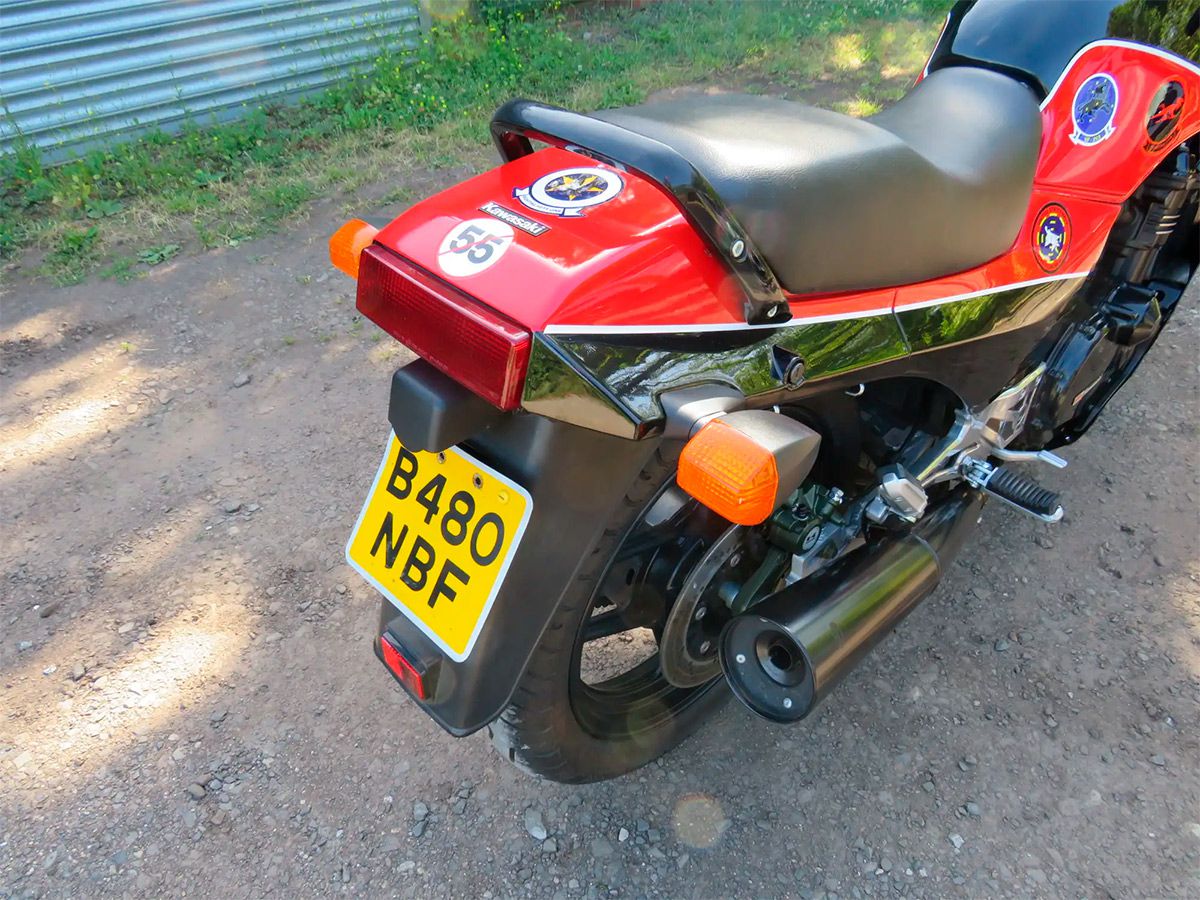 GPZ900R-TopGun-