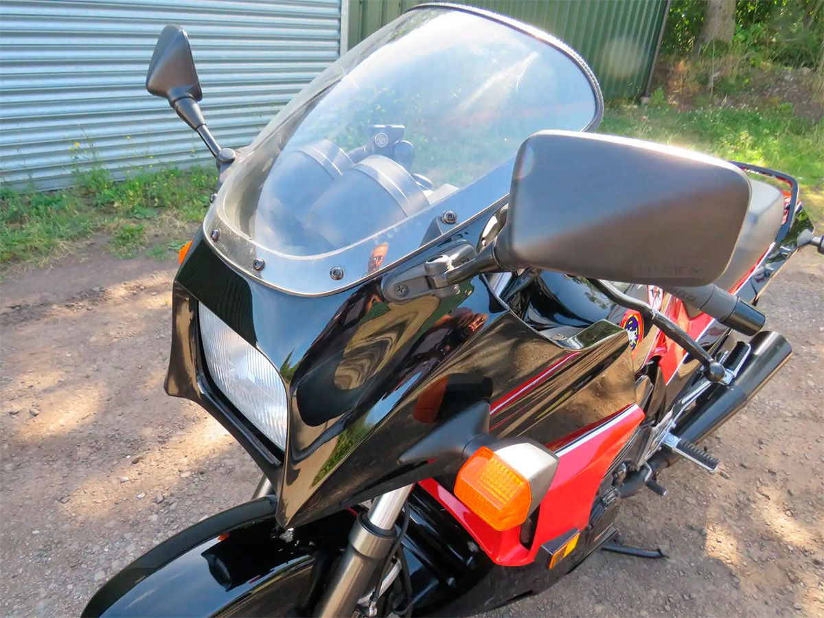 GPZ900R-TopGun-