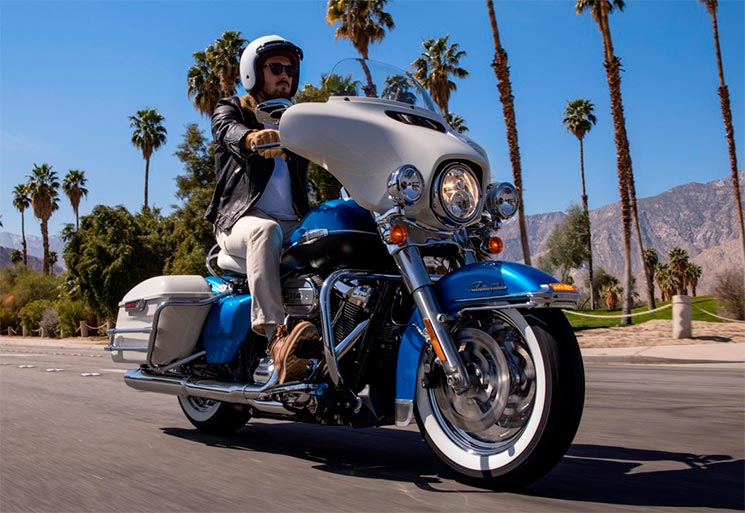 Harley-Davidson-Electra-Glide-Revival-2021-