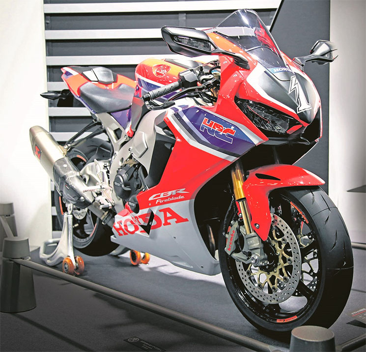 HondaFirebladeSPSuzuka8Hours-4.jpg