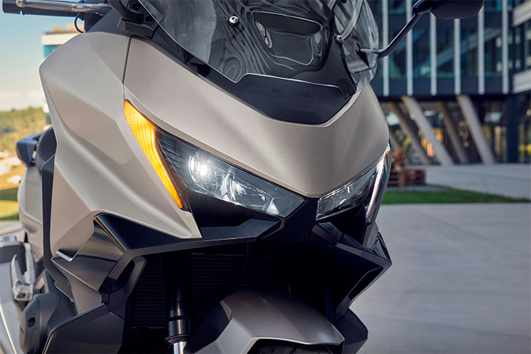 HondaForza750-2025-1.jpg