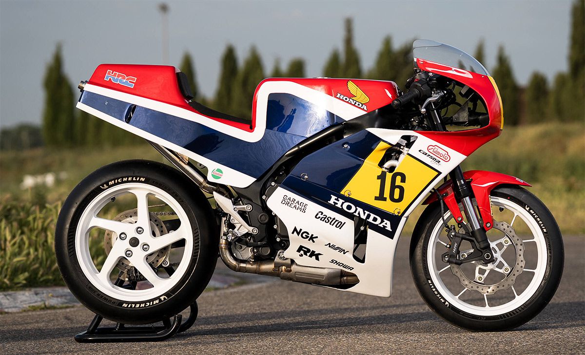 /HondaHornetLastLap-
