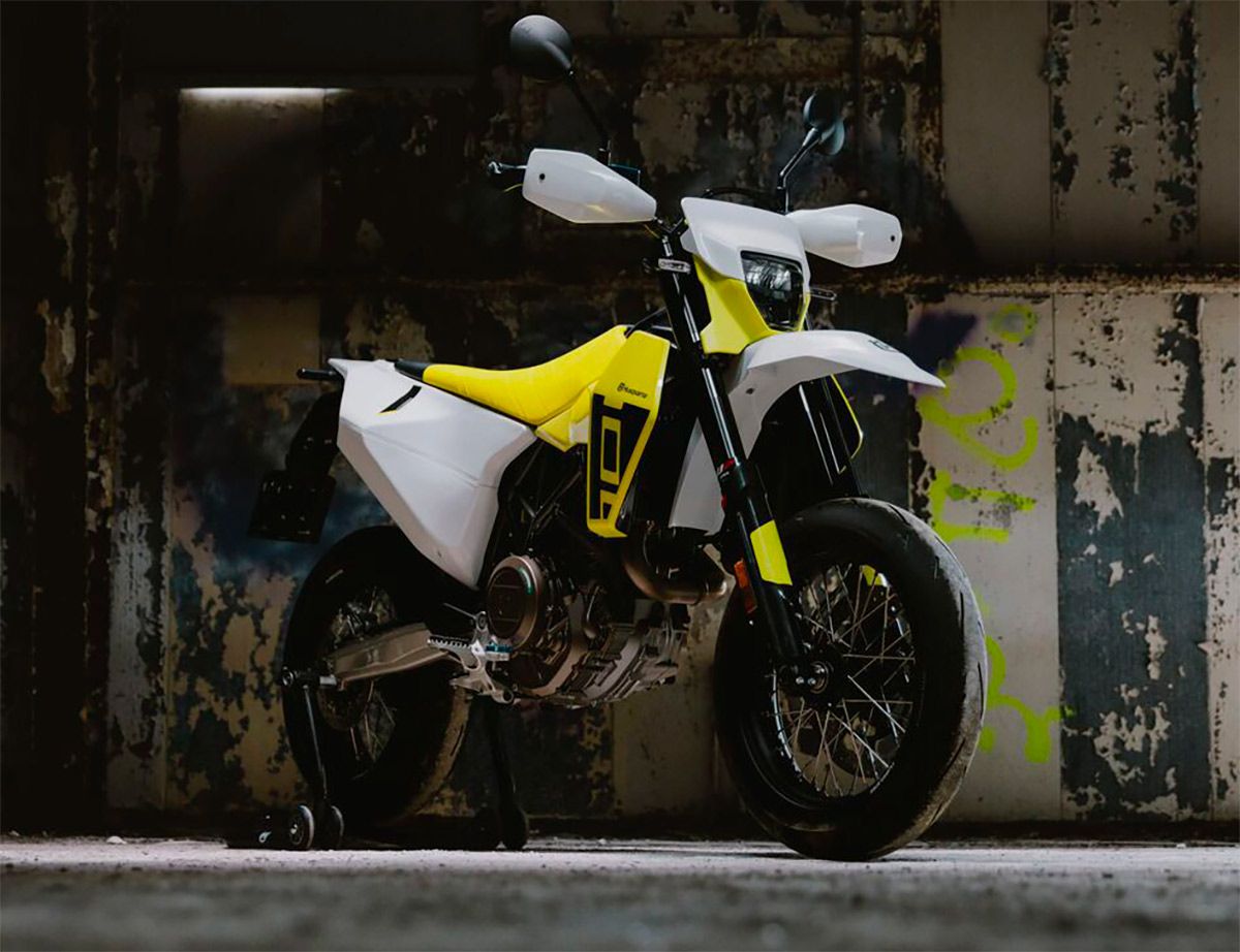 Husqvarna790Supermoto