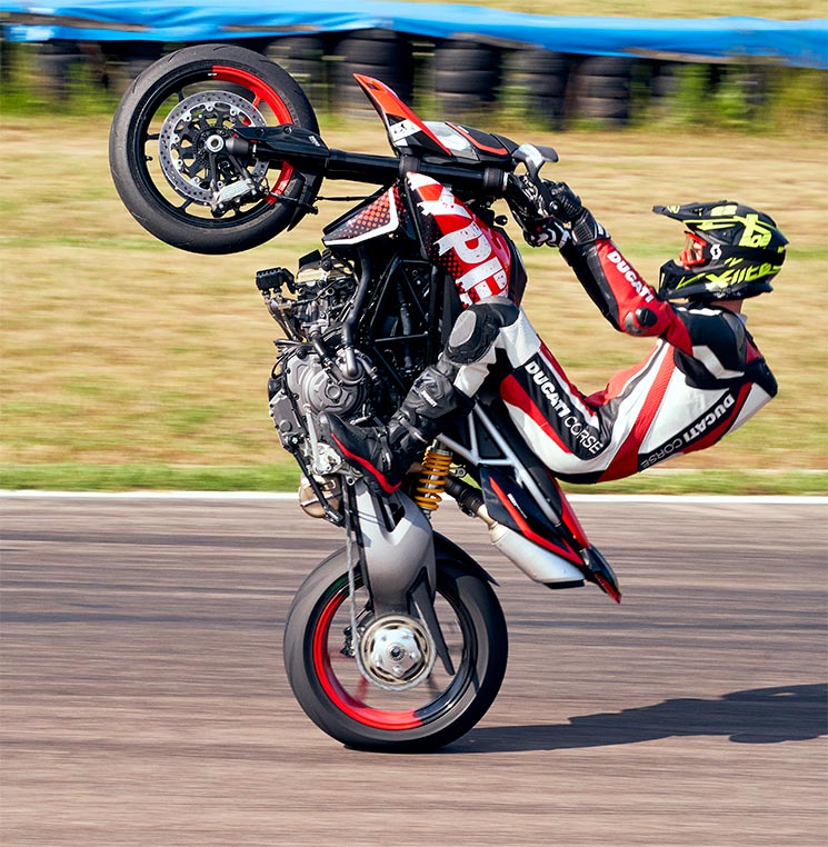 /Hypermotard-950-RVE-3.jpg