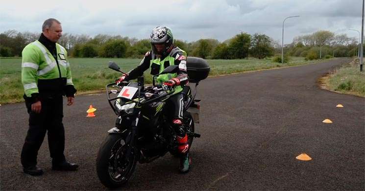/JonathanRea-carnet-moto_