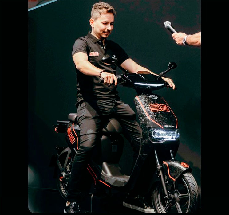 jorge lorenzo super soco